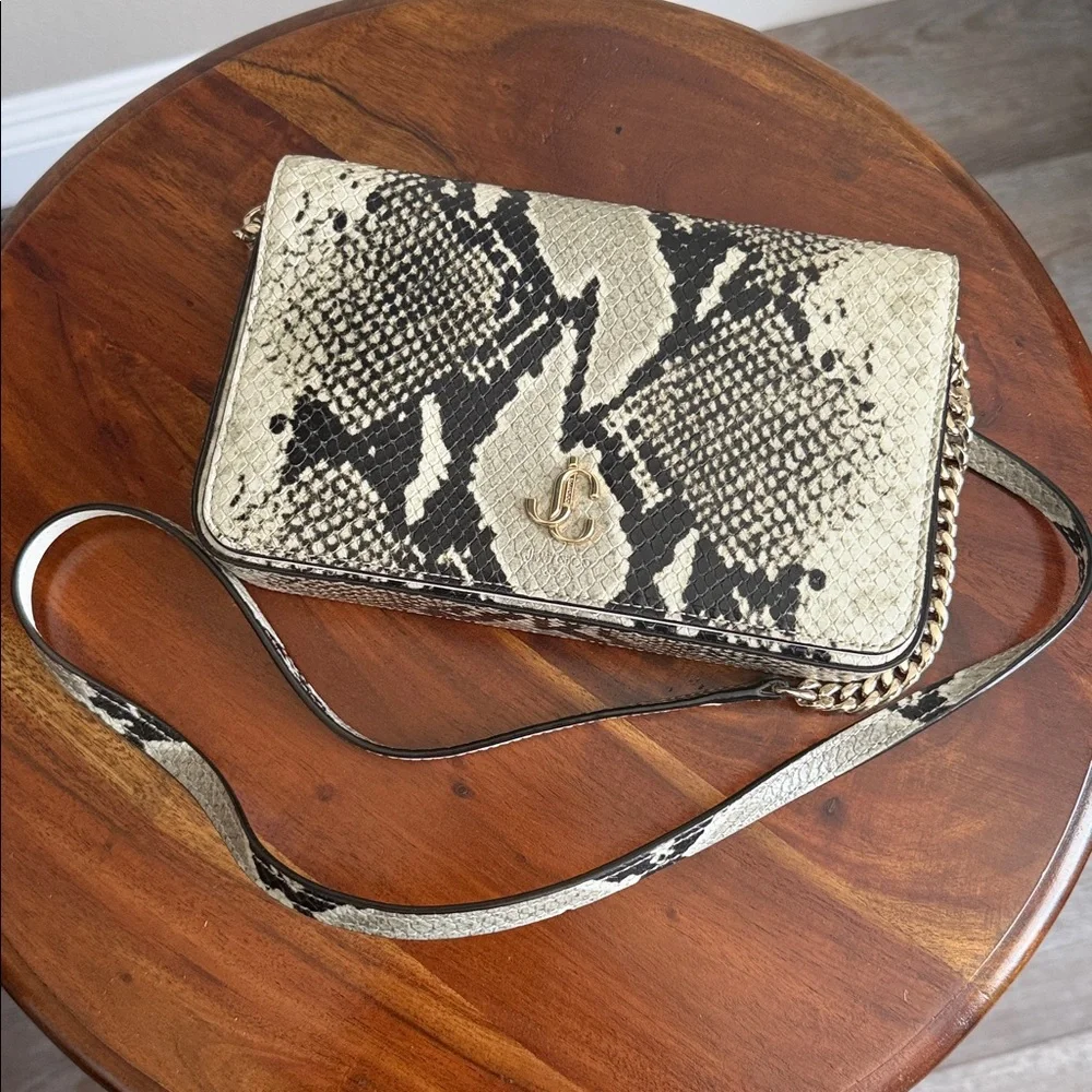 Jimmy Choo Light Stone and Black Snake-Print Wallet with Gold JC Logo - Picture 2 of 9